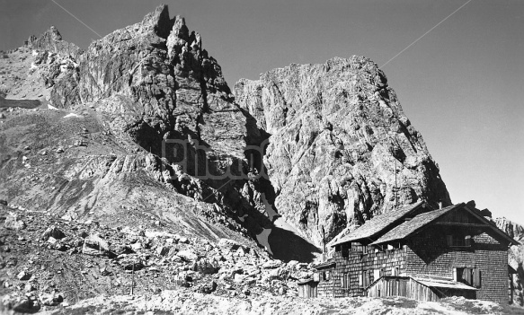 Karlsbader Hut with Simonskopf, Laserz, Austria