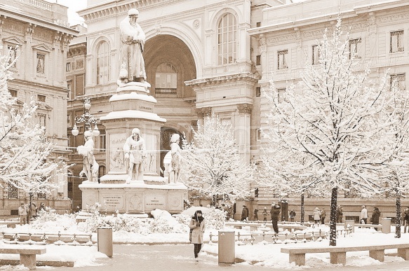 Leonardo da Vinci Monument in Winter, Milan, Italy